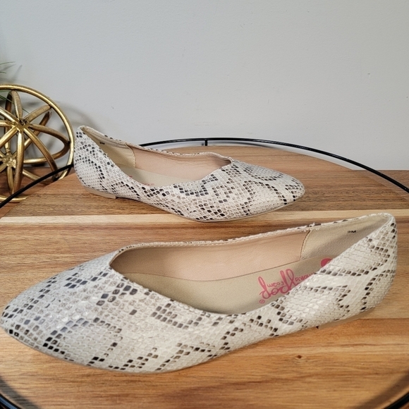 Jellypop Donnica Snakeskin Print Pointed Toe Ballet Flats Size 9 - Picture 3 of 17